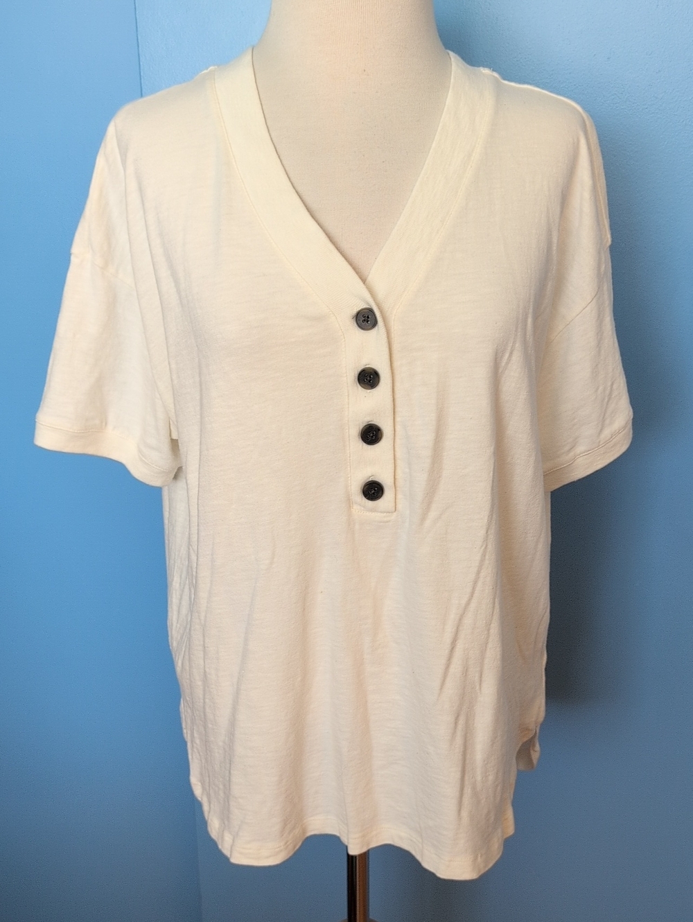 Madewell Cream Slub Knit Short Sleeve 4-Button V-Neck Henley Shirt Size M